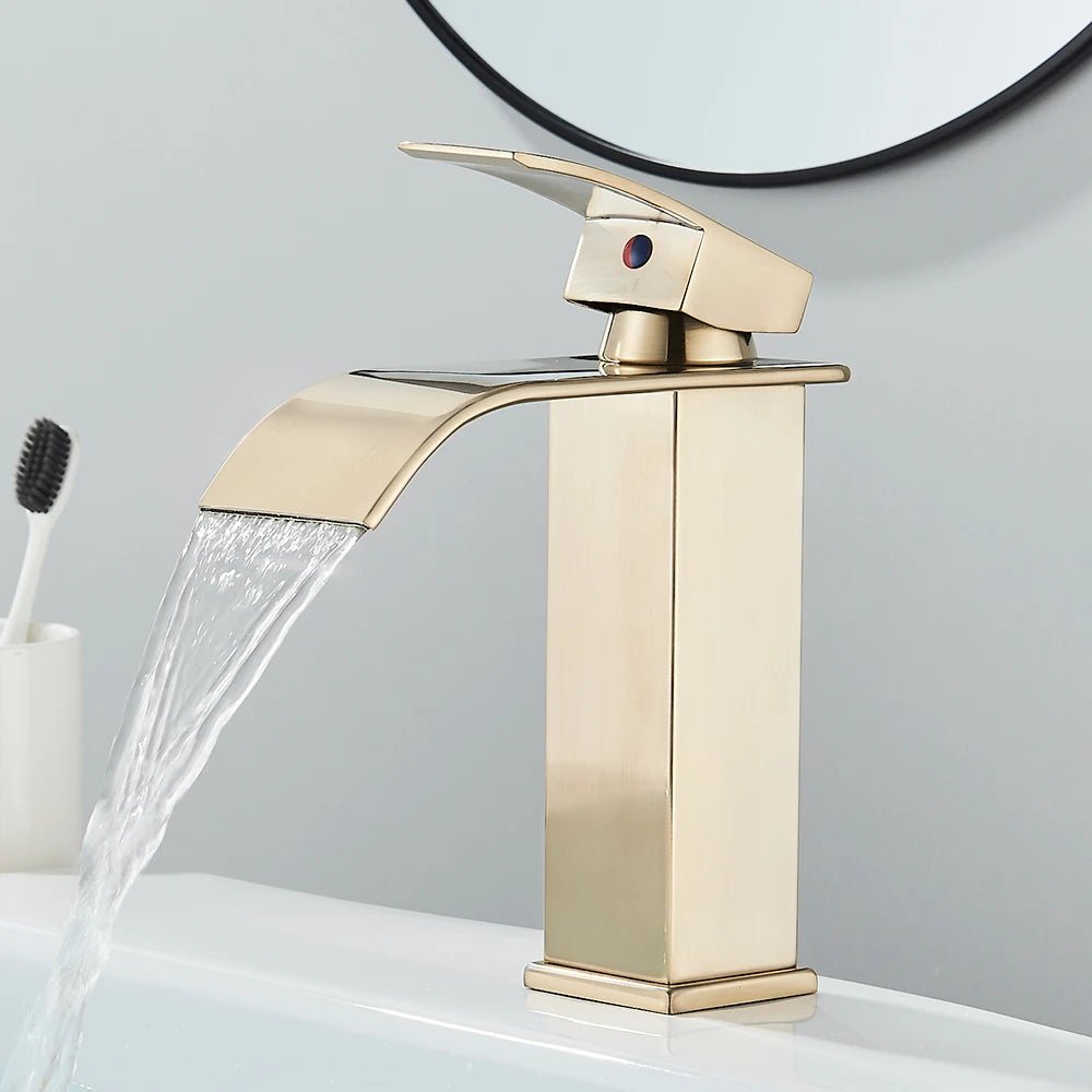 Mitigeur de salle de bain noir mat à bec cascade – jet doux, poignée latérale et finition résistante - Focett