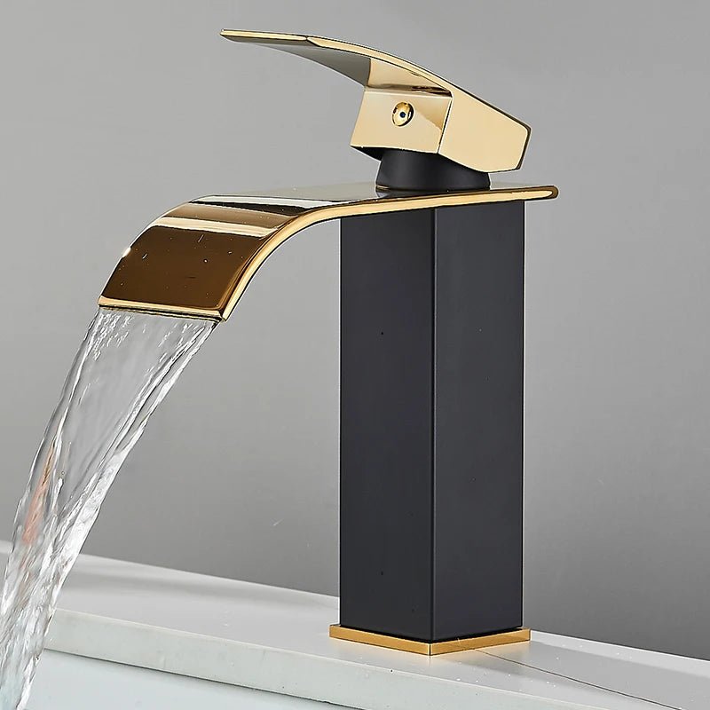 Mitigeur de salle de bain noir mat à bec cascade – jet doux, poignée latérale et finition résistante - Focett