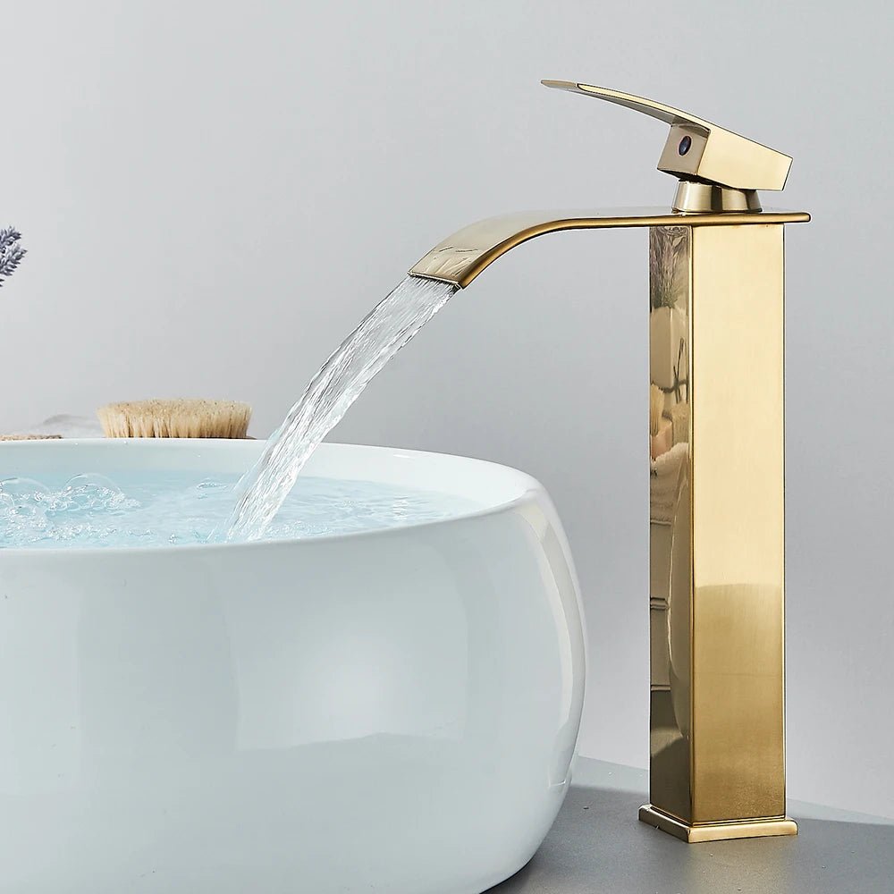 Mitigeur de salle de bain noir mat à bec cascade – jet doux, poignée latérale et finition résistante - Focett
