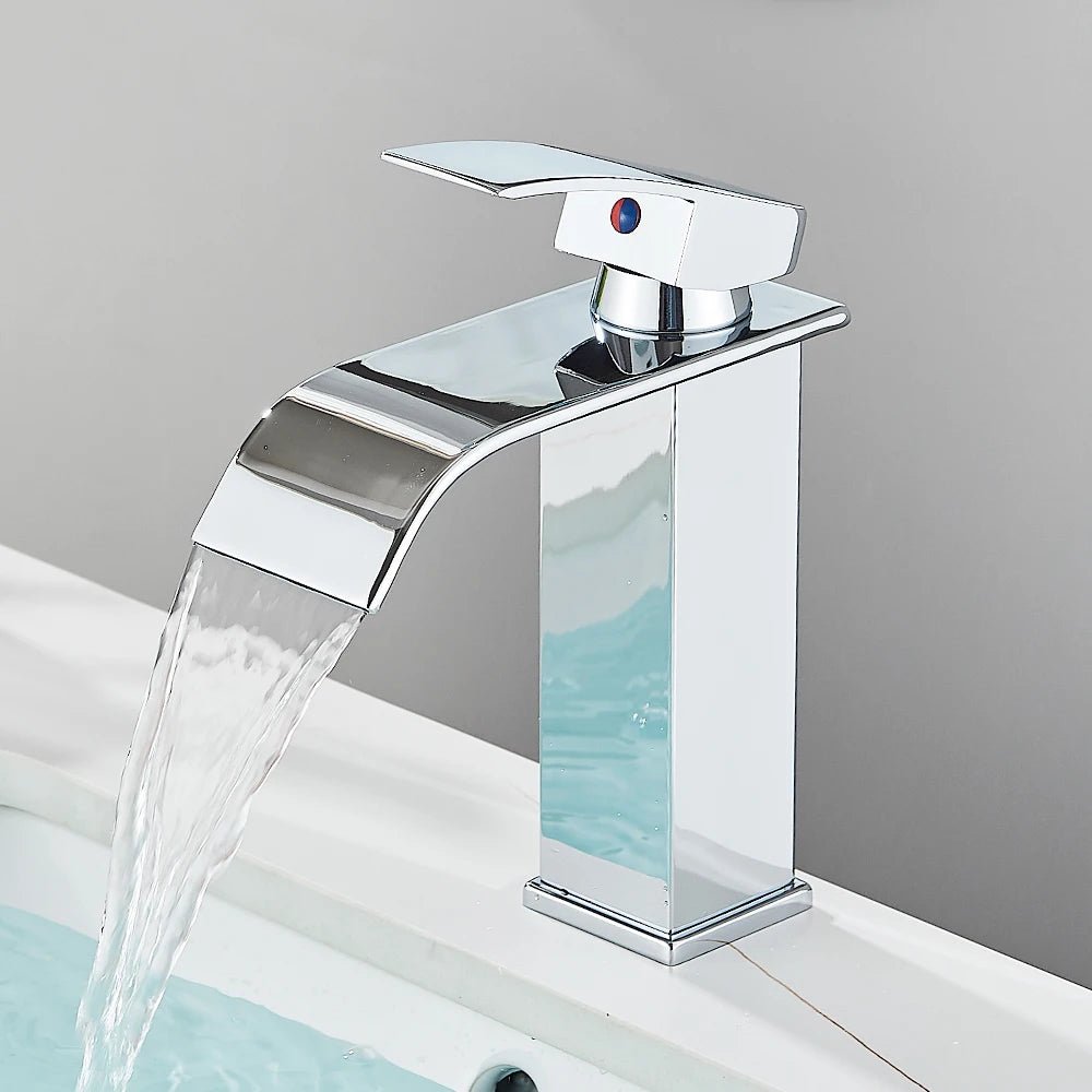 Mitigeur de salle de bain noir mat à bec cascade – jet doux, poignée latérale et finition résistante - Focett