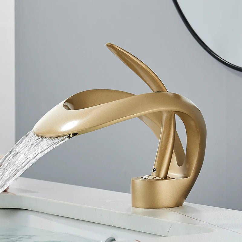 Mitigeur salle de bain noir mat cascade en laiton – double régulation, style contemporain et finitions variées - Focett
