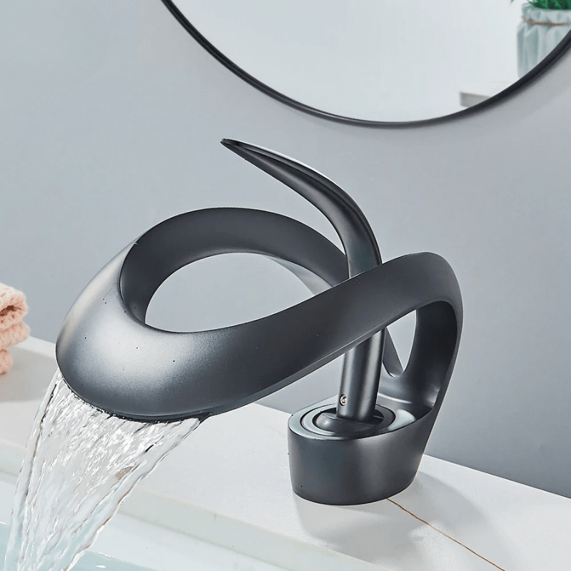 Mitigeur salle de bain noir mat cascade en laiton – double régulation, style contemporain et finitions variées - Focett