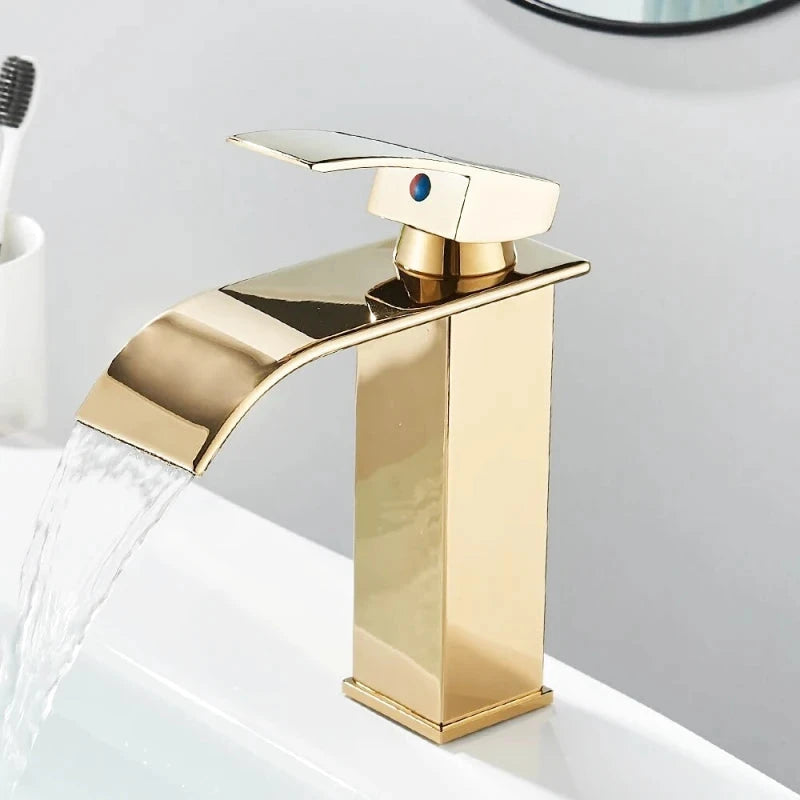 Mitigeur de salle de bain noir mat à bec cascade – jet doux, poignée latérale et finition résistante - Focett