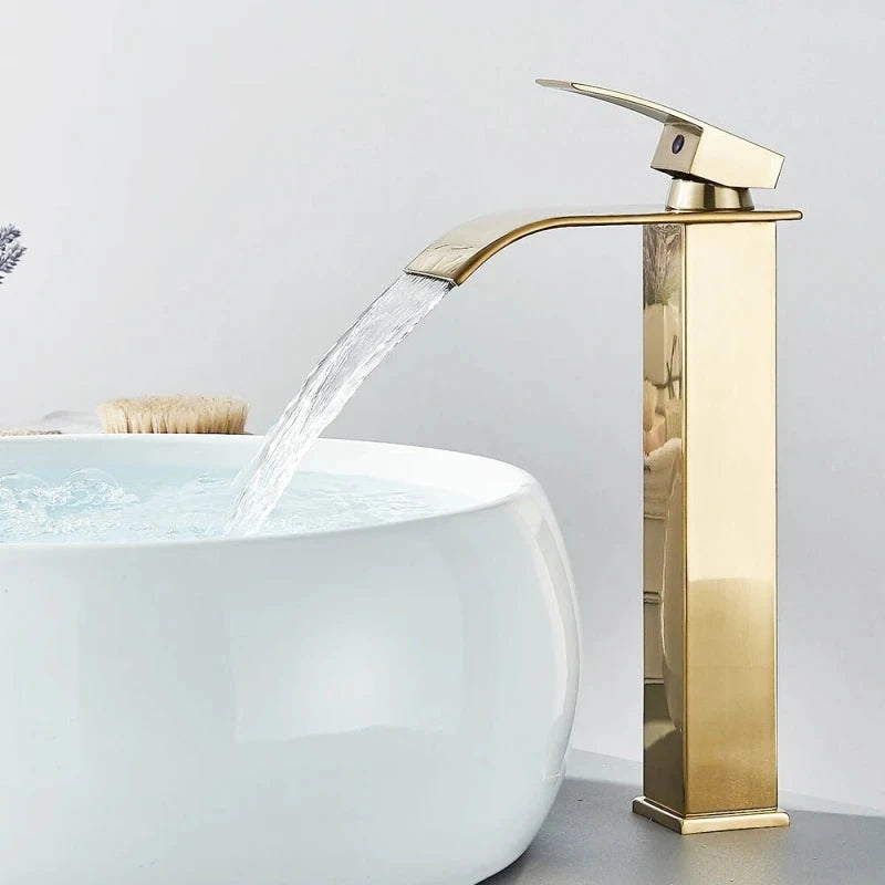 Mitigeur de salle de bain noir mat à bec cascade – jet doux, poignée latérale et finition résistante - Focett