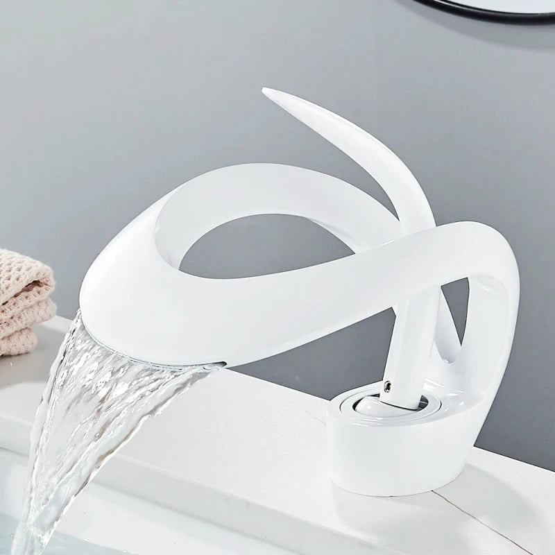 Robinet mitigeur salle de bain noir mat cascade en laiton – double régulation, style contemporain et finitions variées - Focett